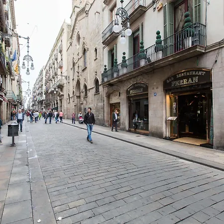 En Ferran By The Streets 4*